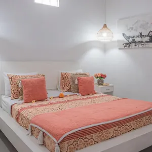 https://villa-mali-legian.hotelsseminyak.net