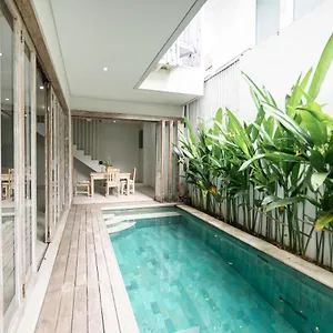 https://villa-sol.ubudhotelsnow.com